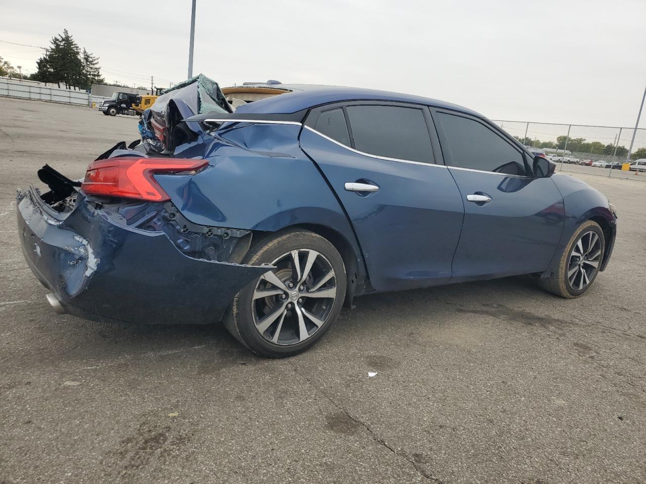 2016 NISSAN Maxima