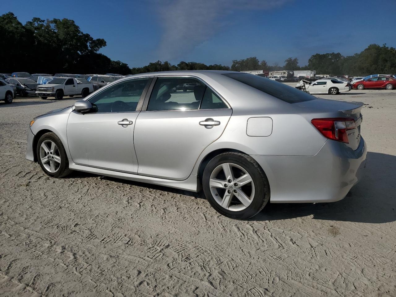 2014 TOYOTA CAMRY