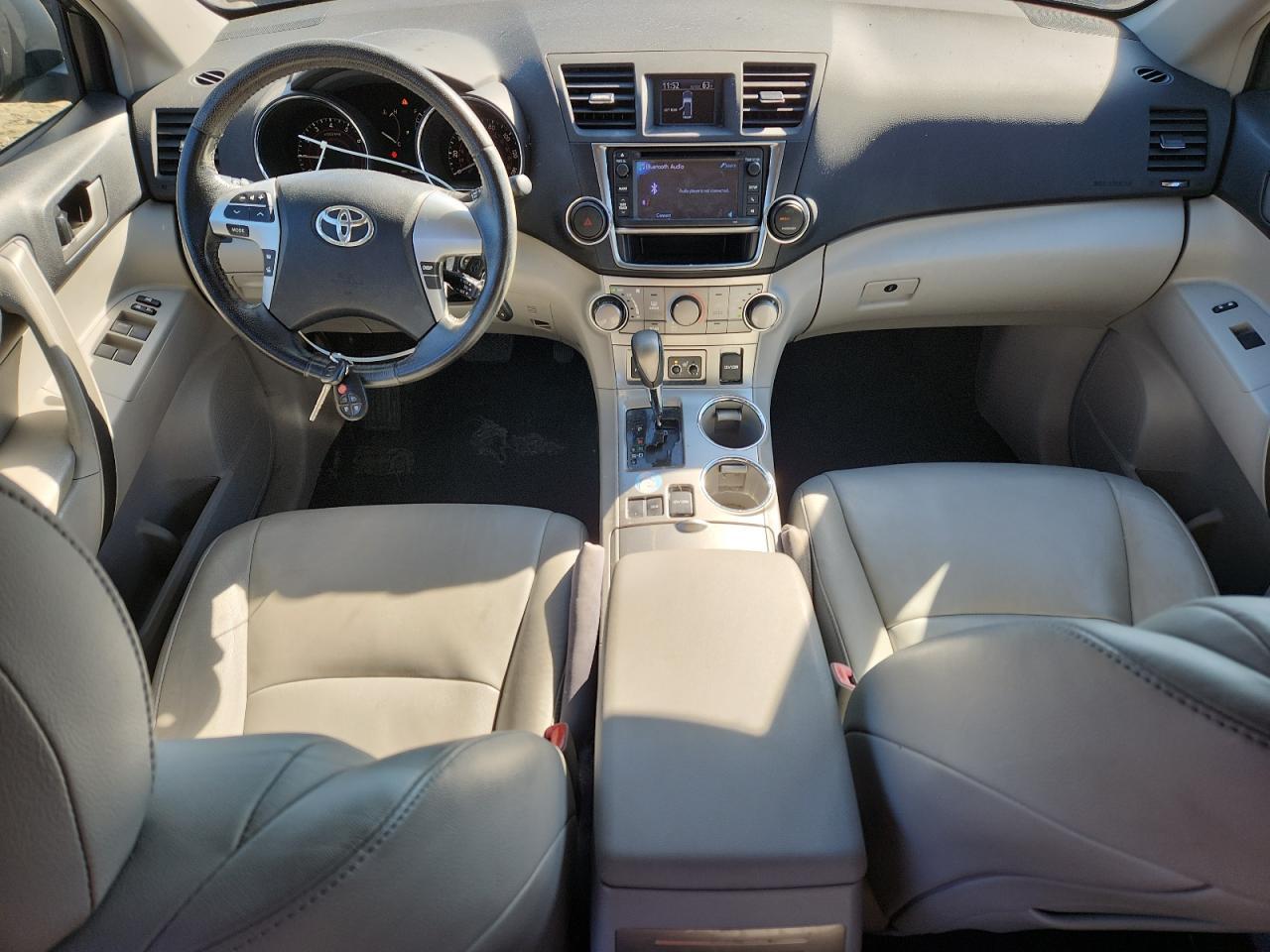 2013 TOYOTA HIGHLANDER
