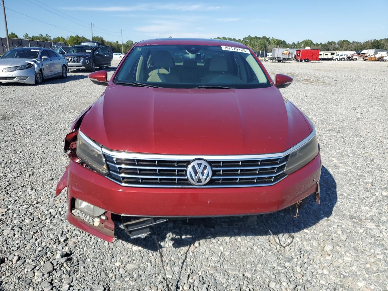 2016 VOLKSWAGEN Passat