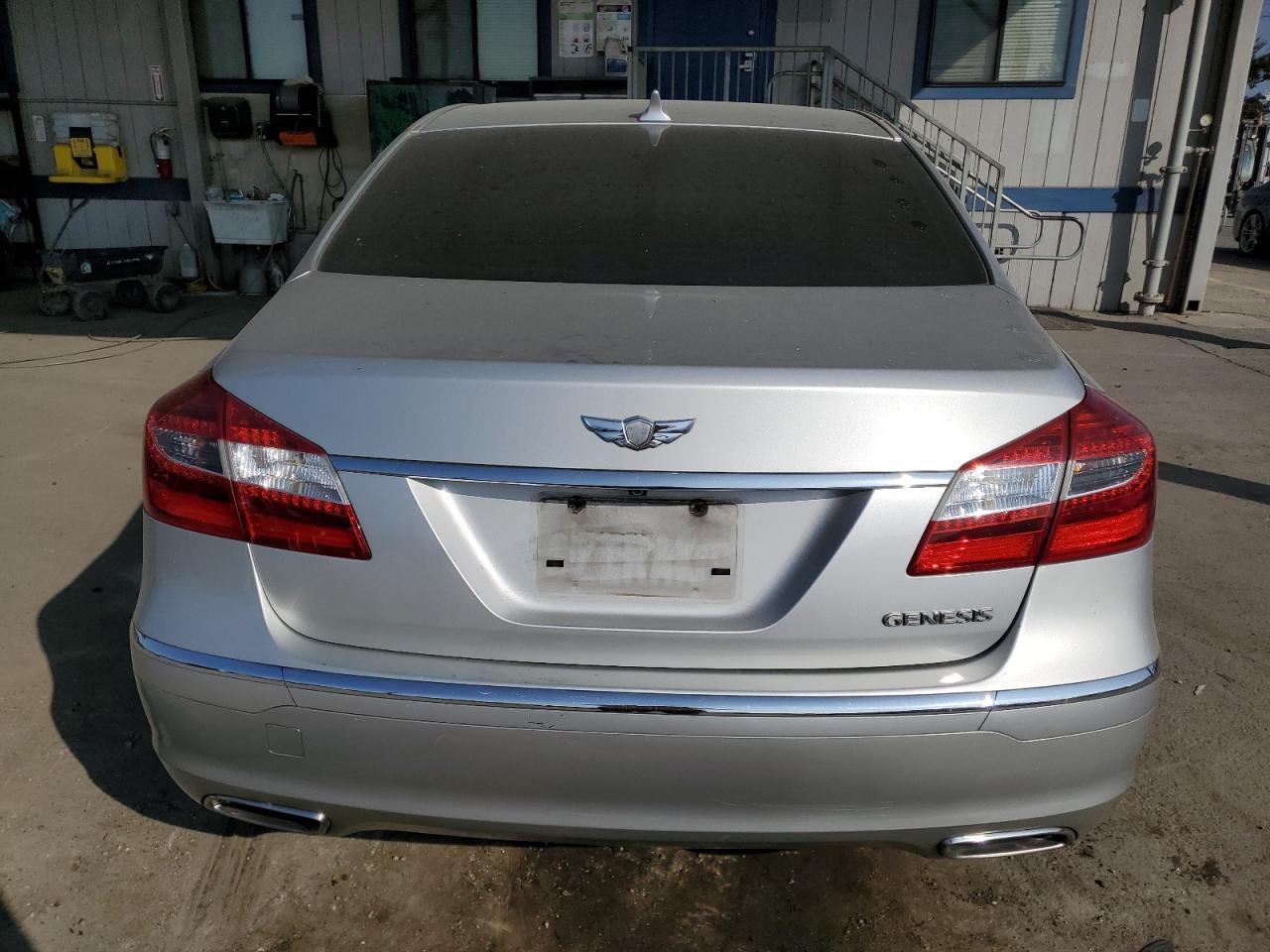 2013 HYUNDAI GENESIS