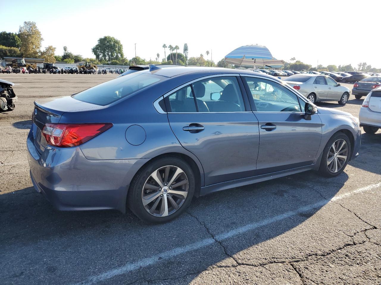 2017 SUBARU Legacy