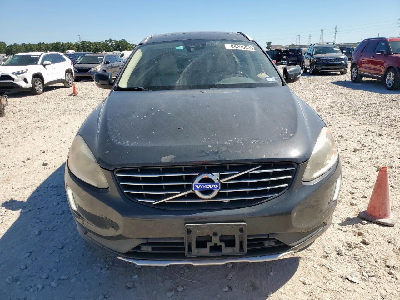 2015 VOLVO XC60