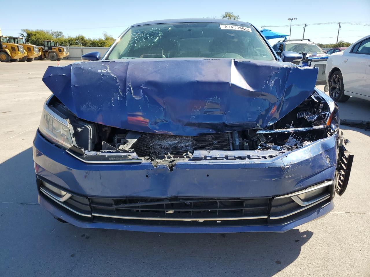 2016 VOLKSWAGEN Passat