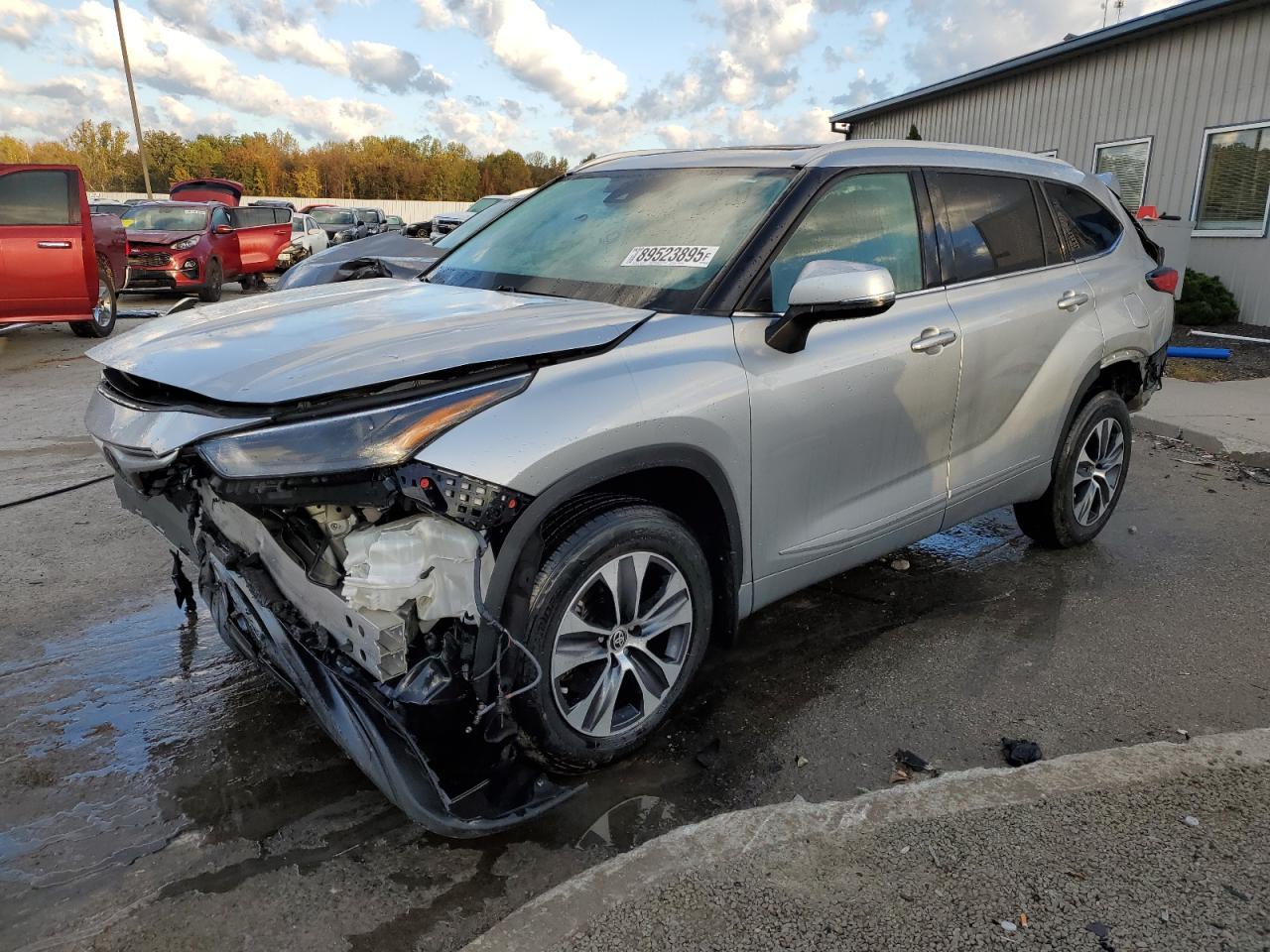 2022 TOYOTA HIGHLANDER