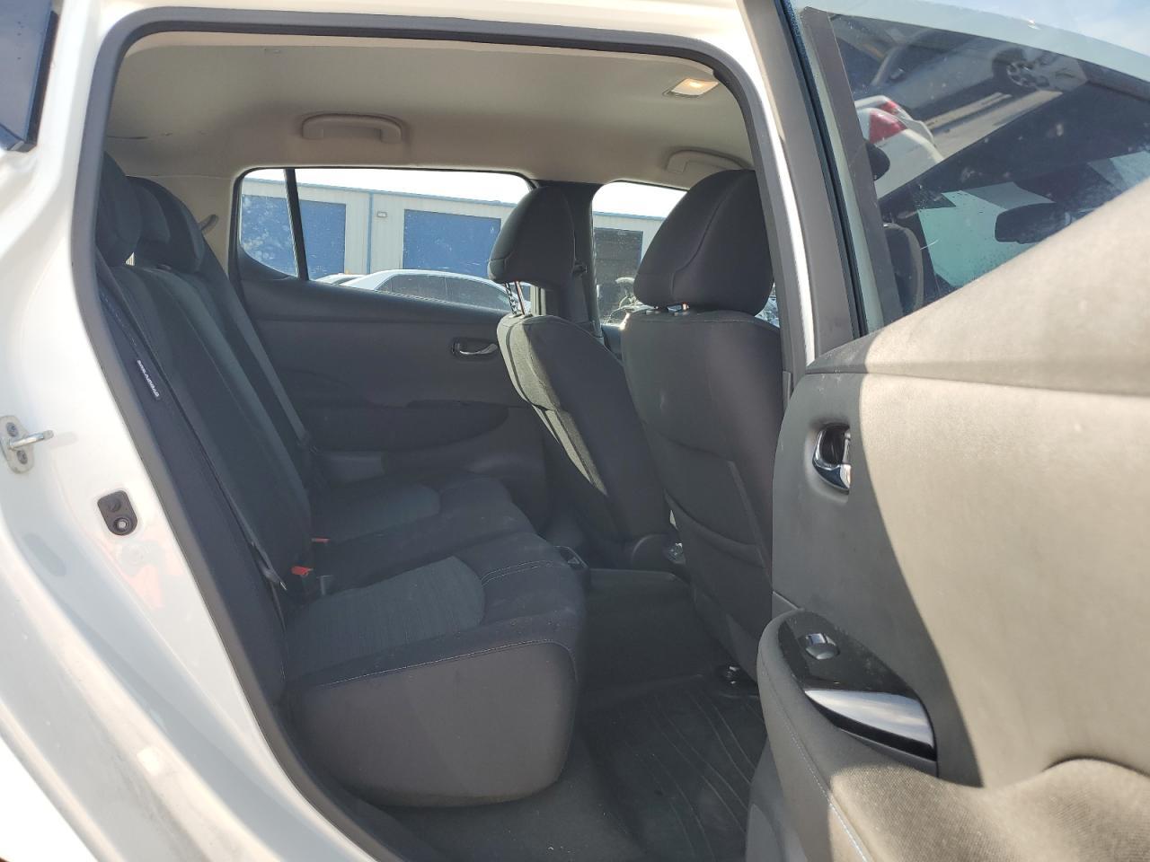 2023 NISSAN LEAF
