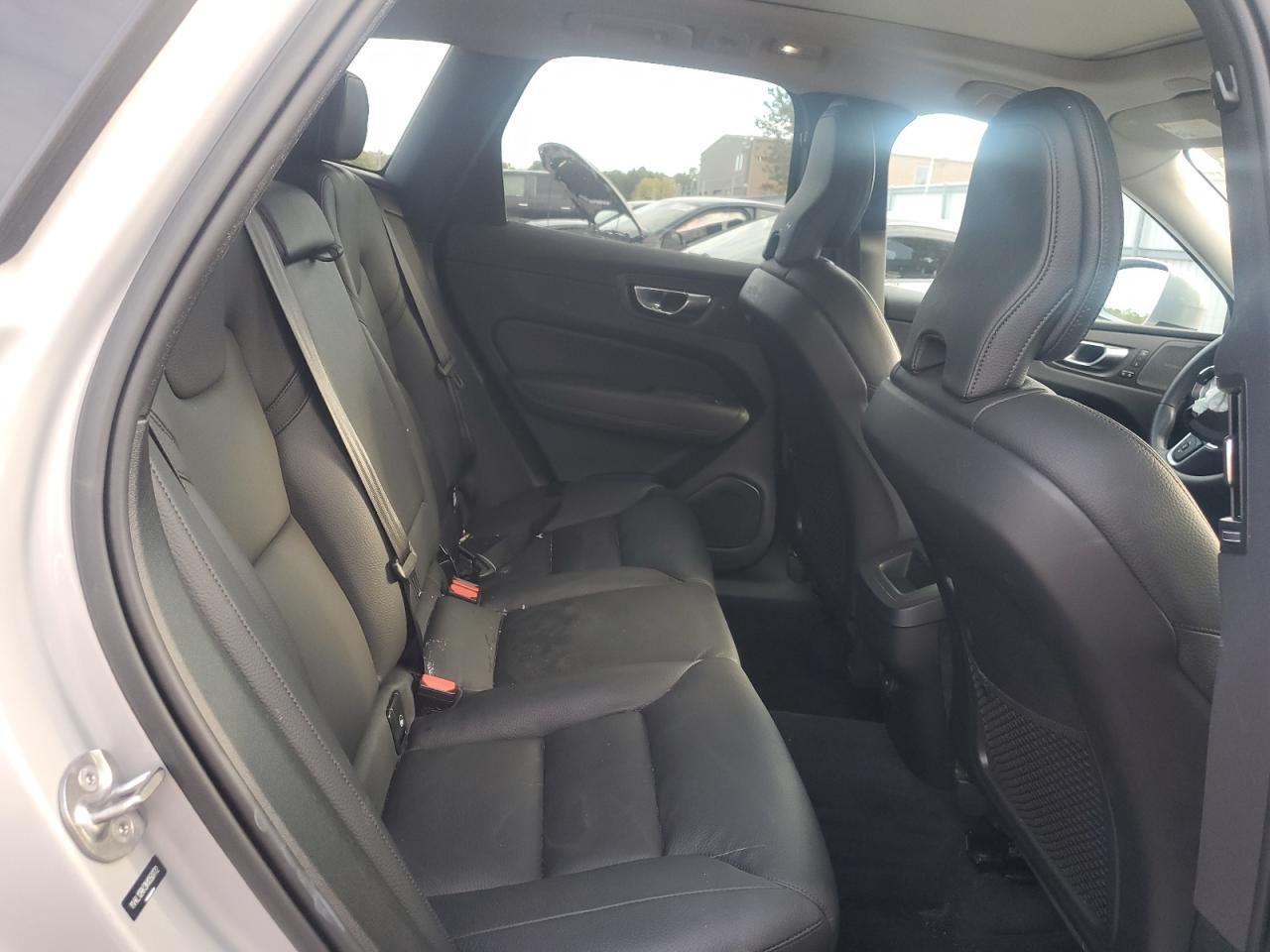 2022 VOLVO XC60