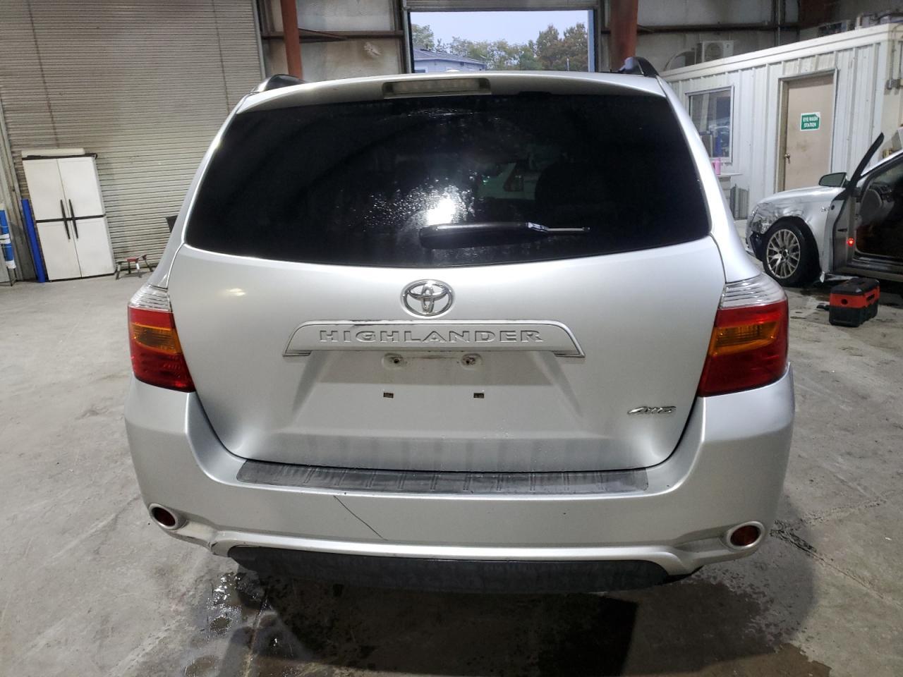 2010 TOYOTA HIGHLANDER