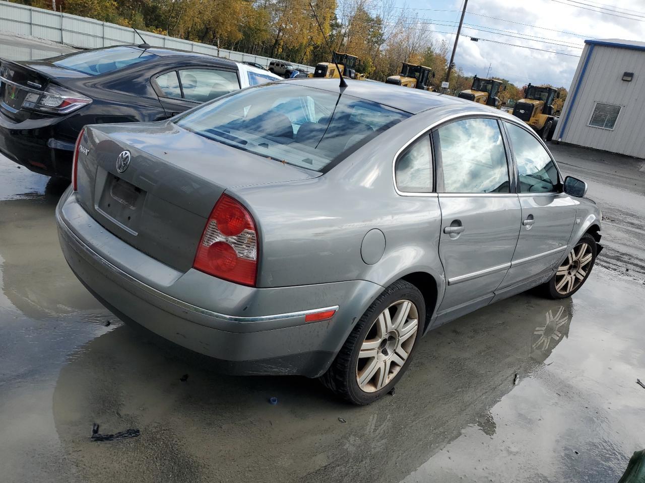 2003 VOLKSWAGEN Passat