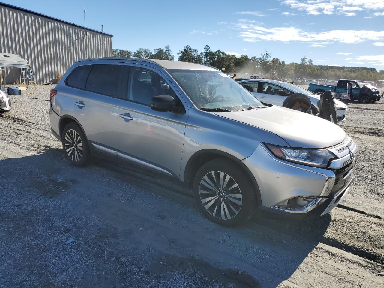 2019 MITSUBISHI outlander