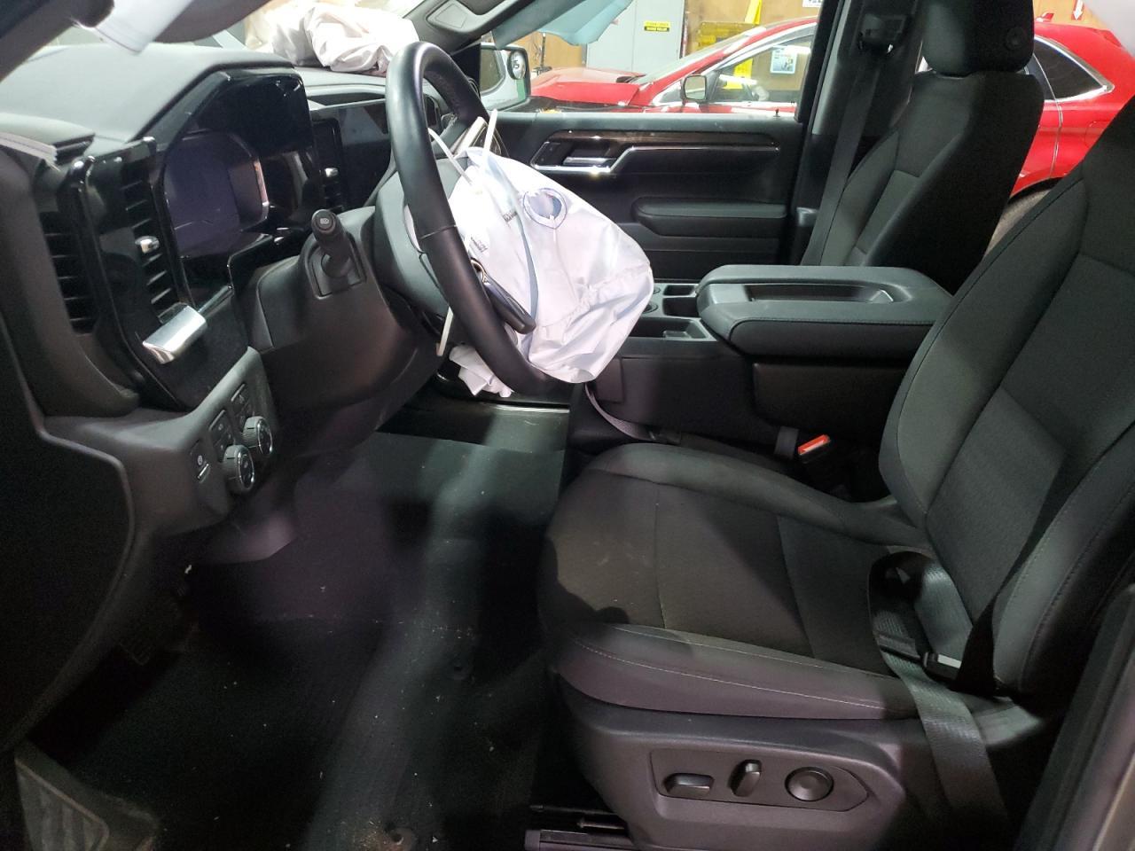 2024 CHEVROLET Silverado