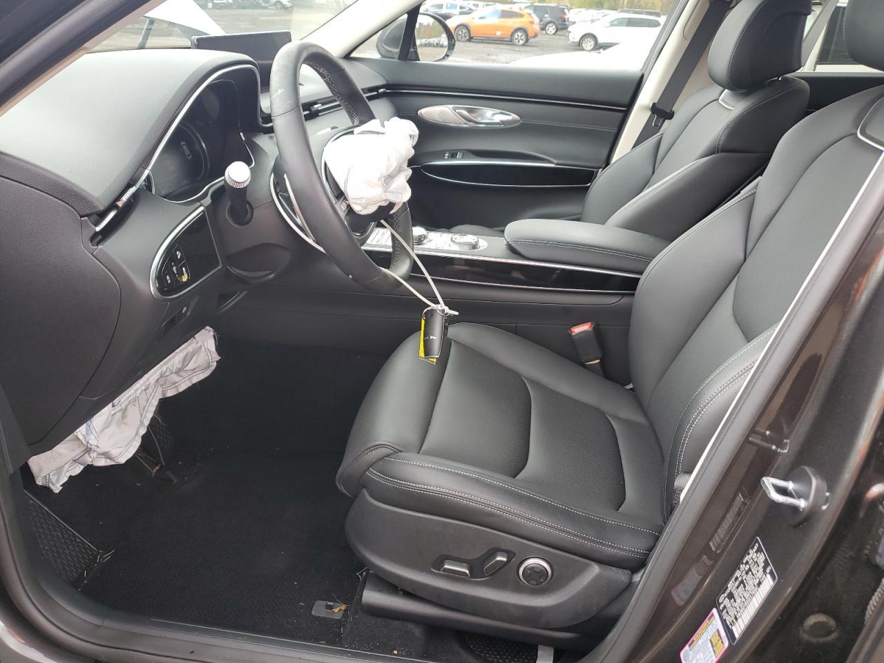2025 GENESIS GV70