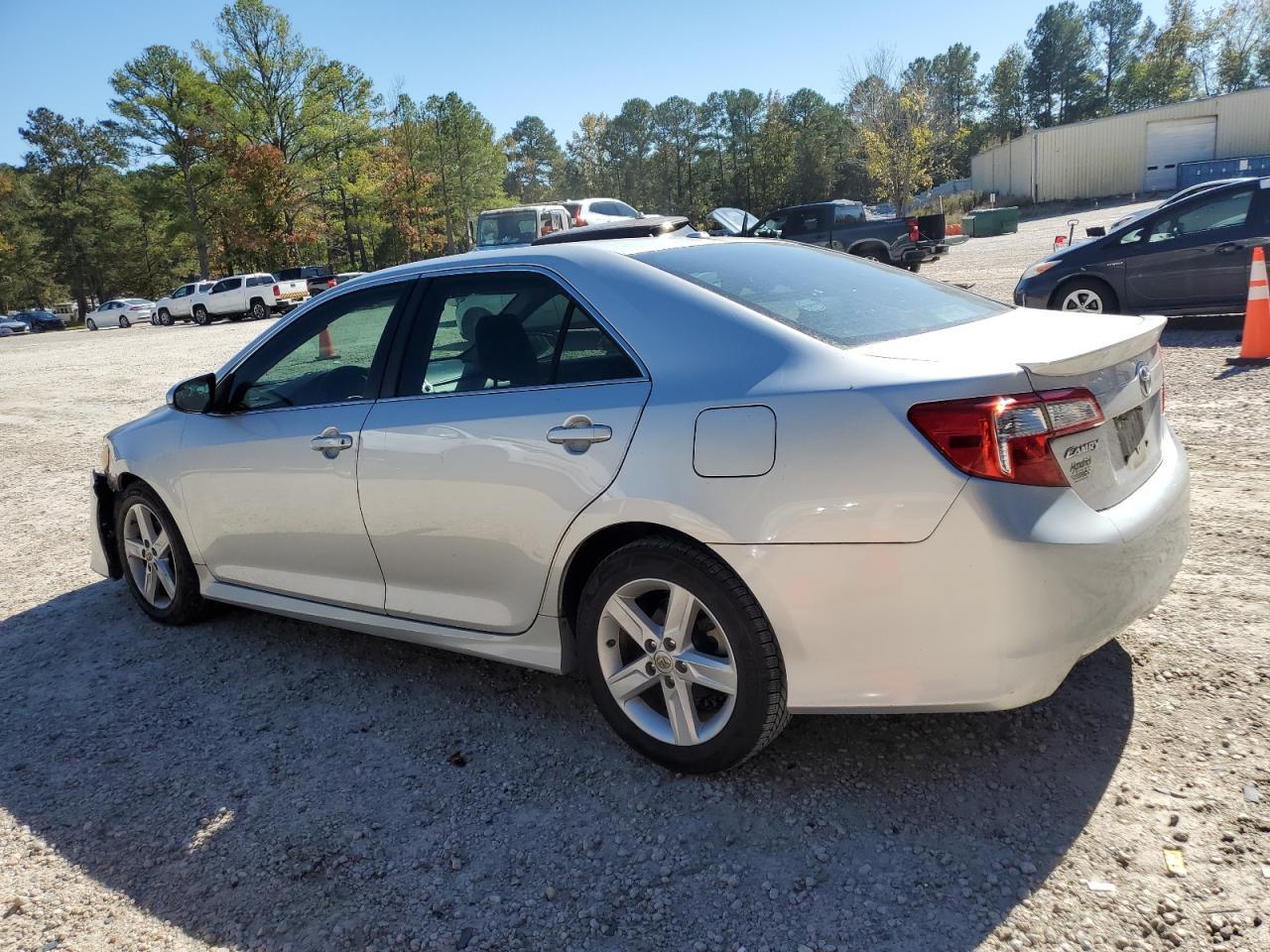 2014 TOYOTA CAMRY
