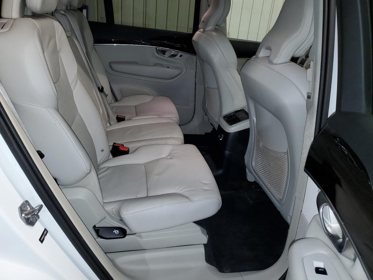 2019 VOLVO XC90