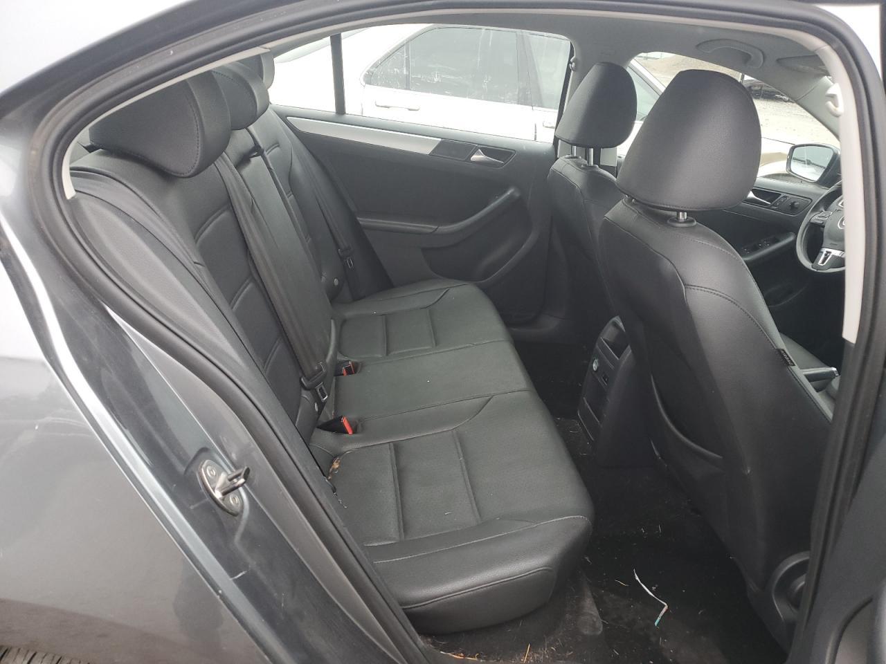 2011 VOLKSWAGEN JETTA