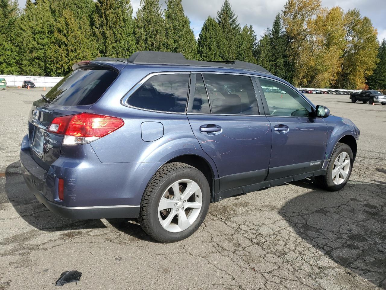 2013 SUBARU Outback