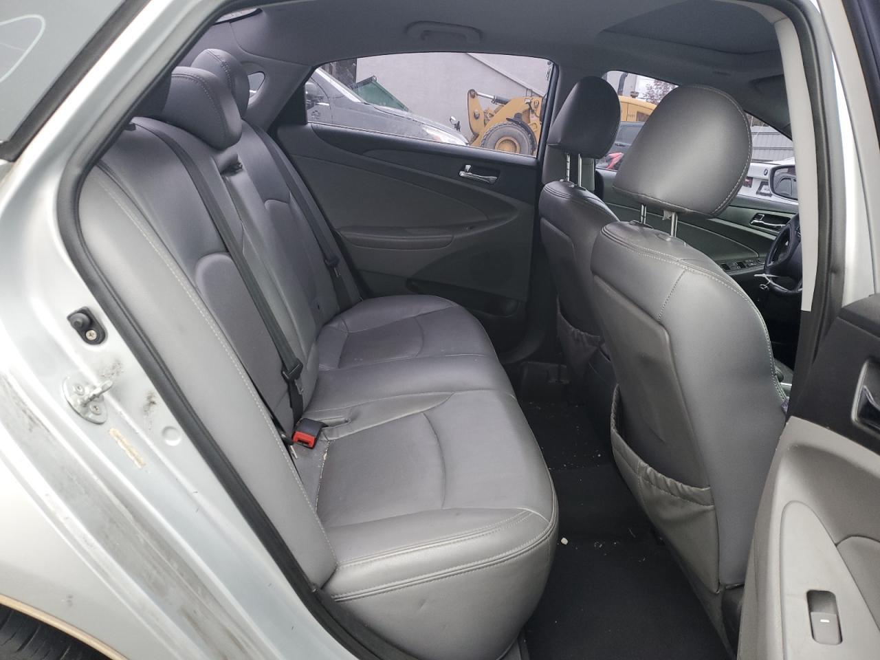 2011 HYUNDAI SONATA