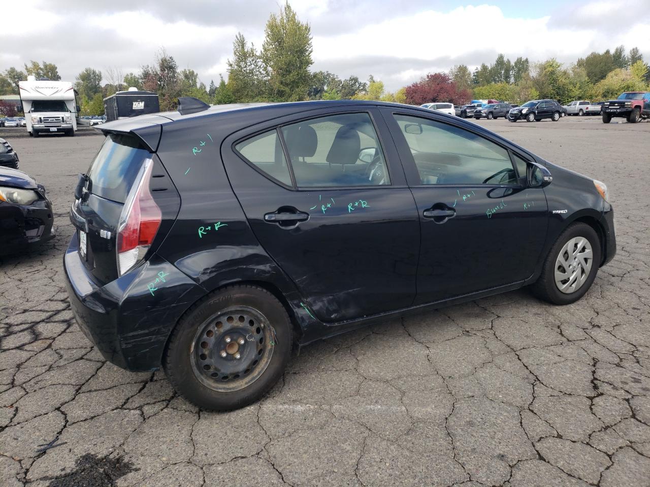 2016 TOYOTA Prius c