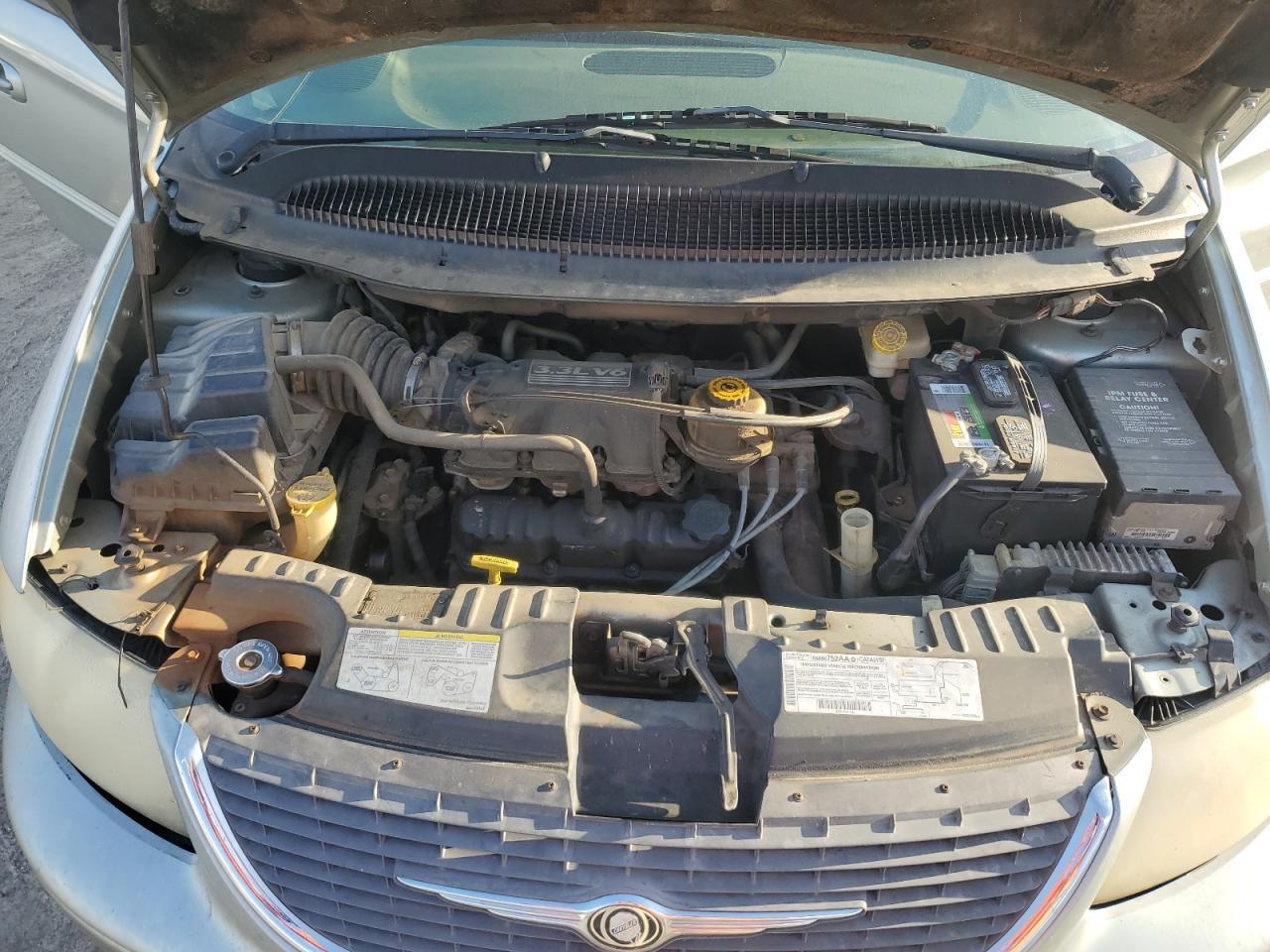 2003 CHRYSLER Town & Country
