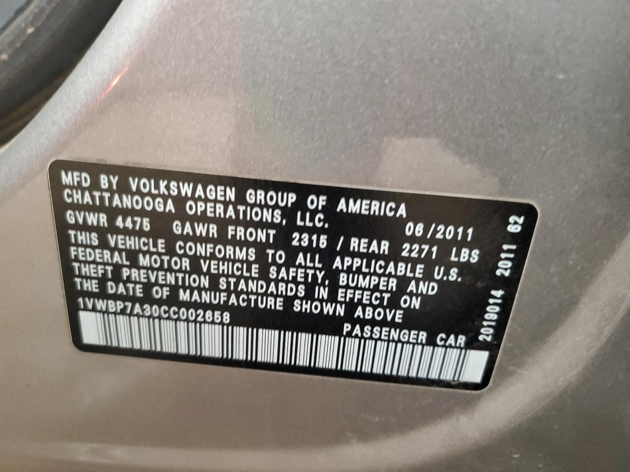 2012 VOLKSWAGEN Passat