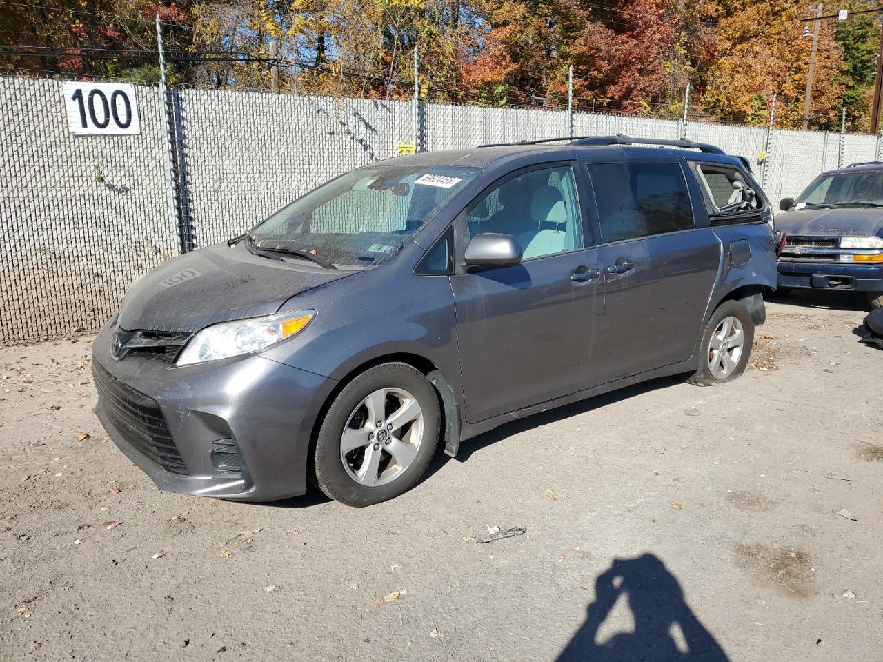 2018 TOYOTA SIENNA