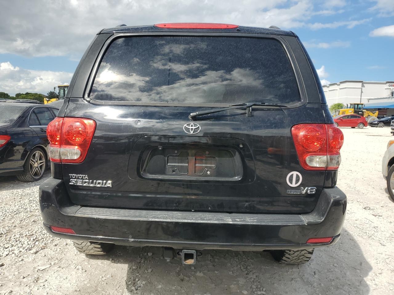 2006 TOYOTA Sequoia