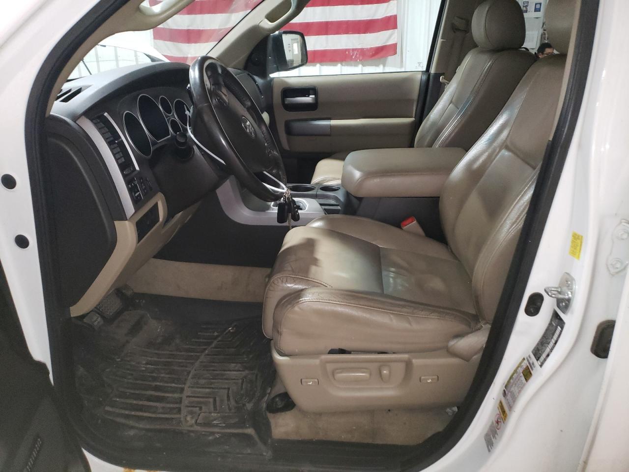 2010 TOYOTA Sequoia