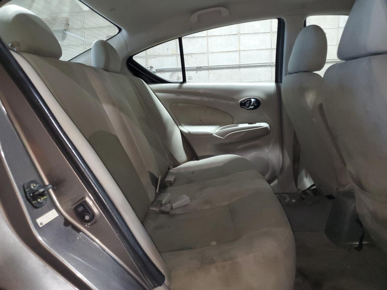 2016 NISSAN VERSA