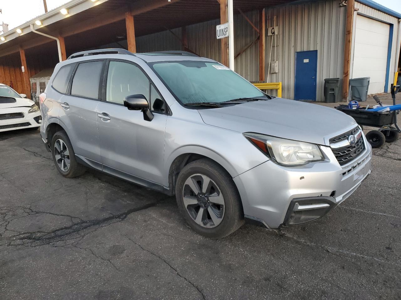 2017 SUBARU FORESTER