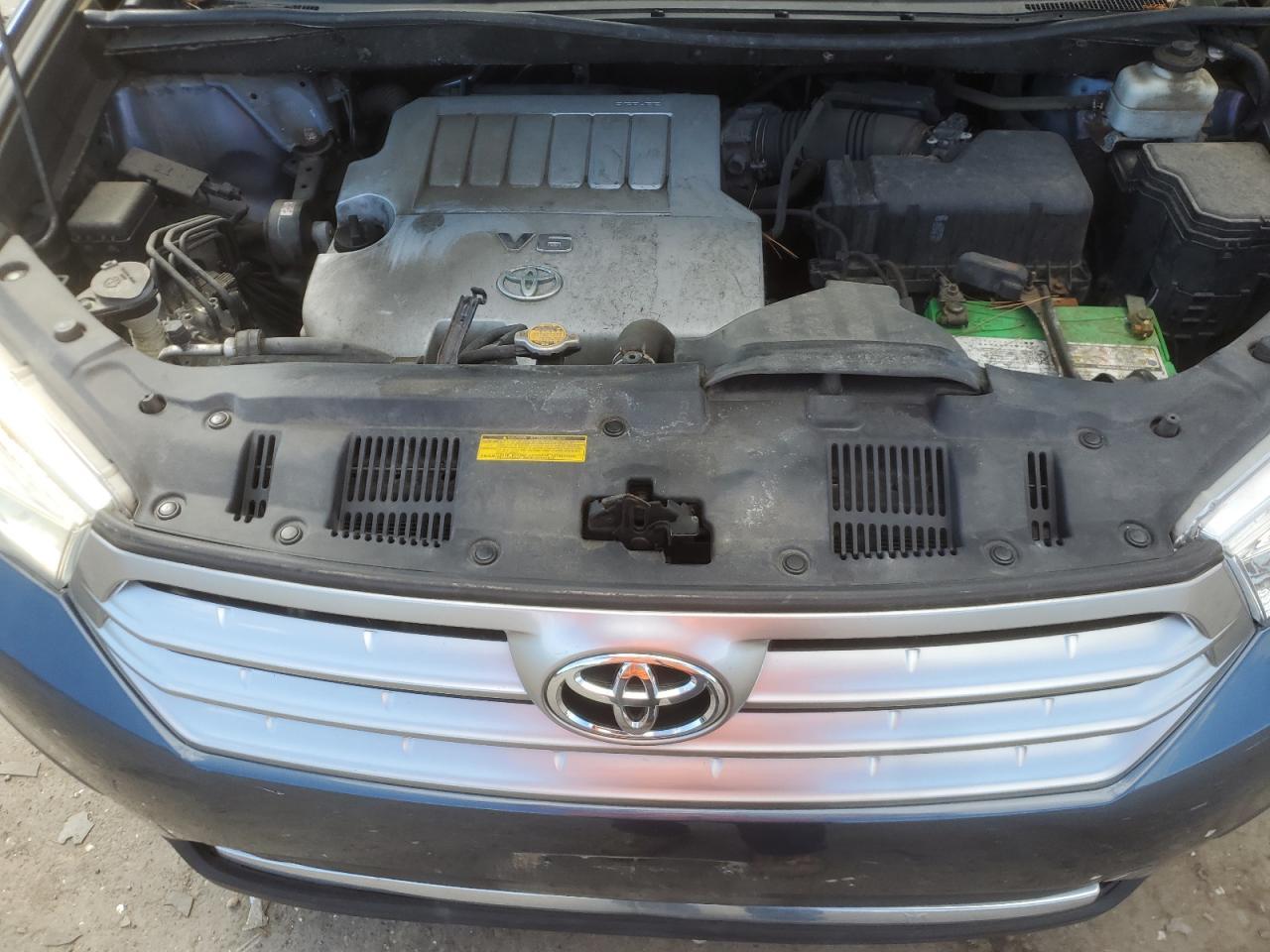 2013 TOYOTA HIGHLANDER