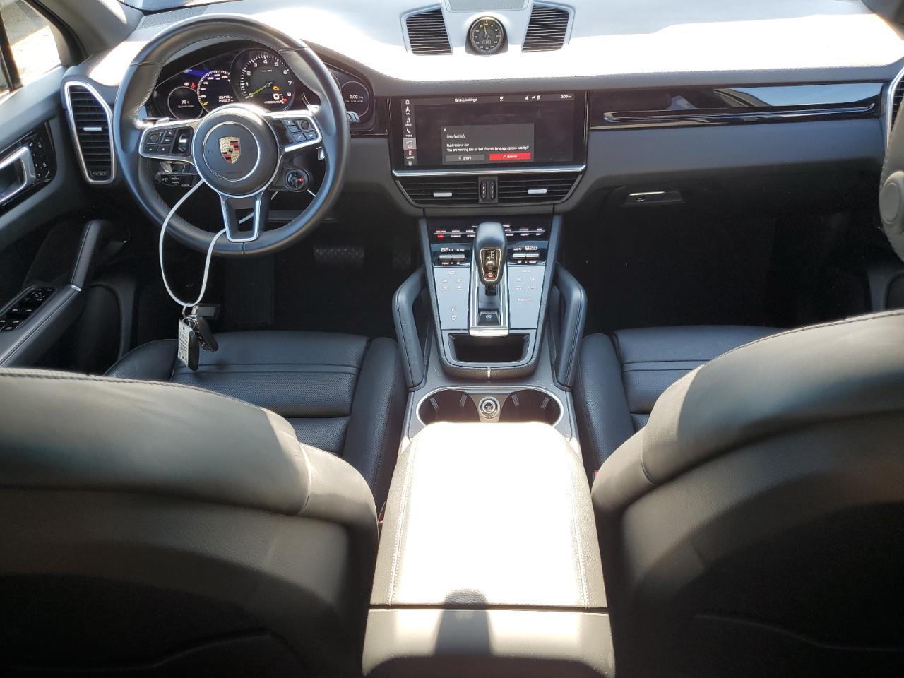 2019 PORSCHE CAYENNE
