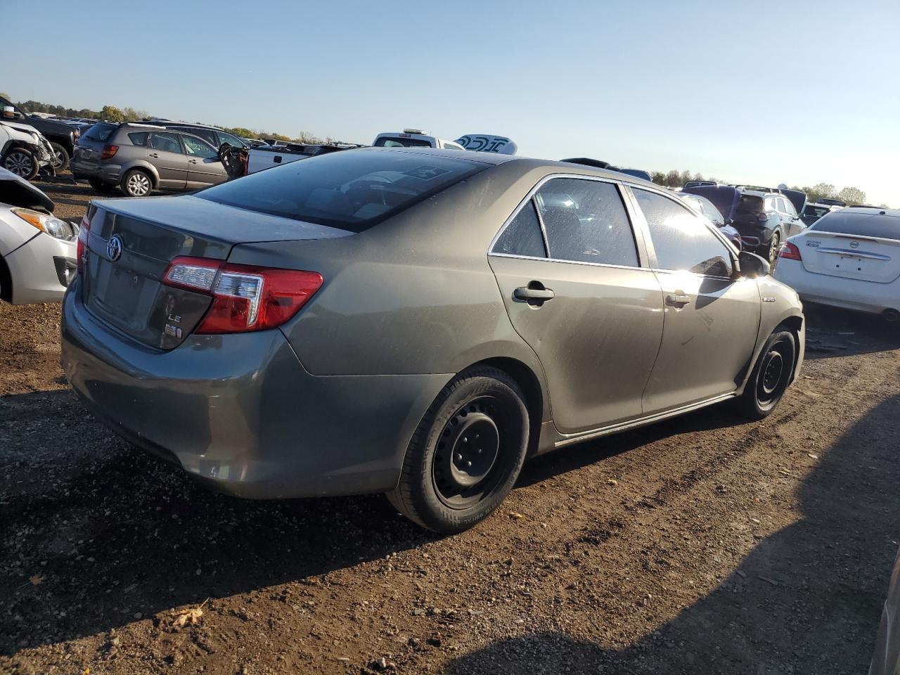 2014 TOYOTA CAMRY