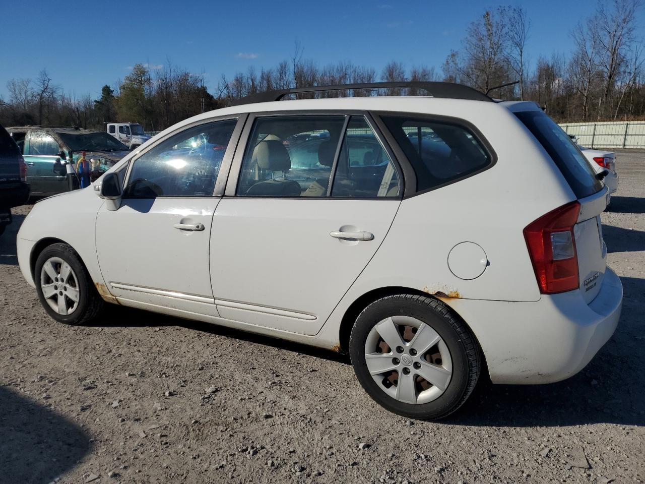 2010 KIA RONDO