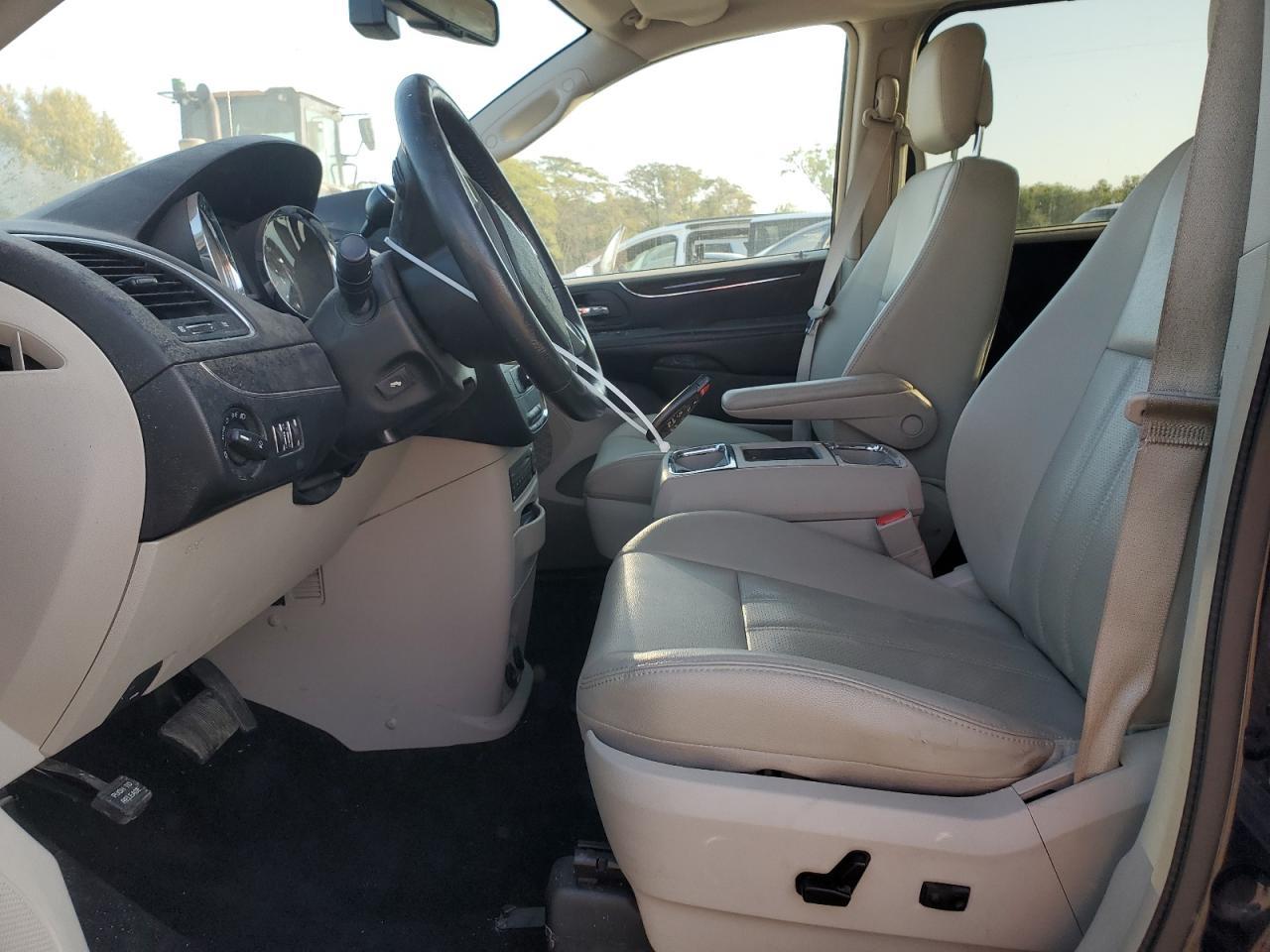 2012 CHRYSLER Town & Country
