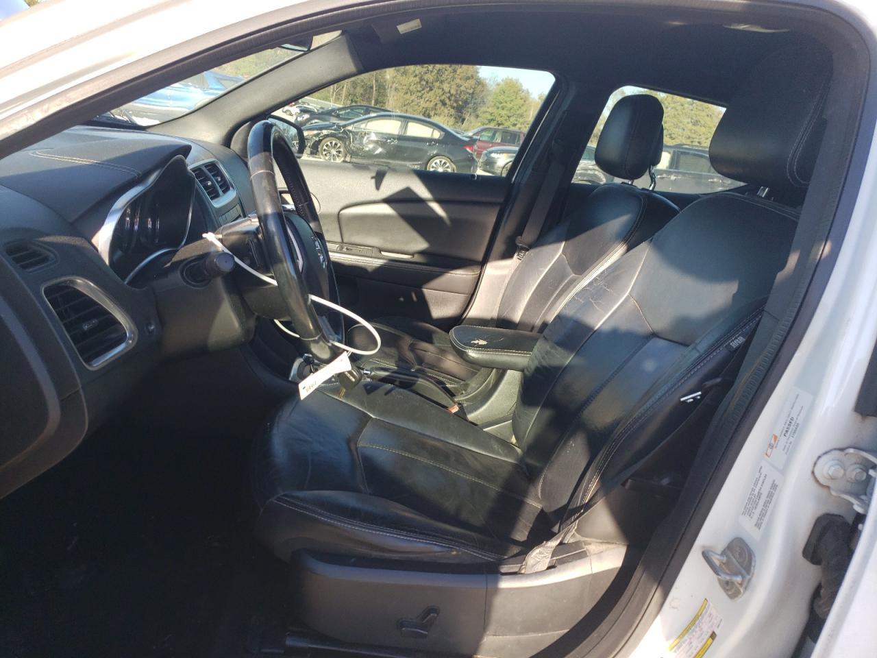 2013 DODGE Avenger