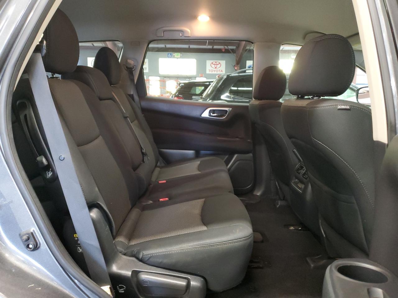 2017 NISSAN PATHFINDER