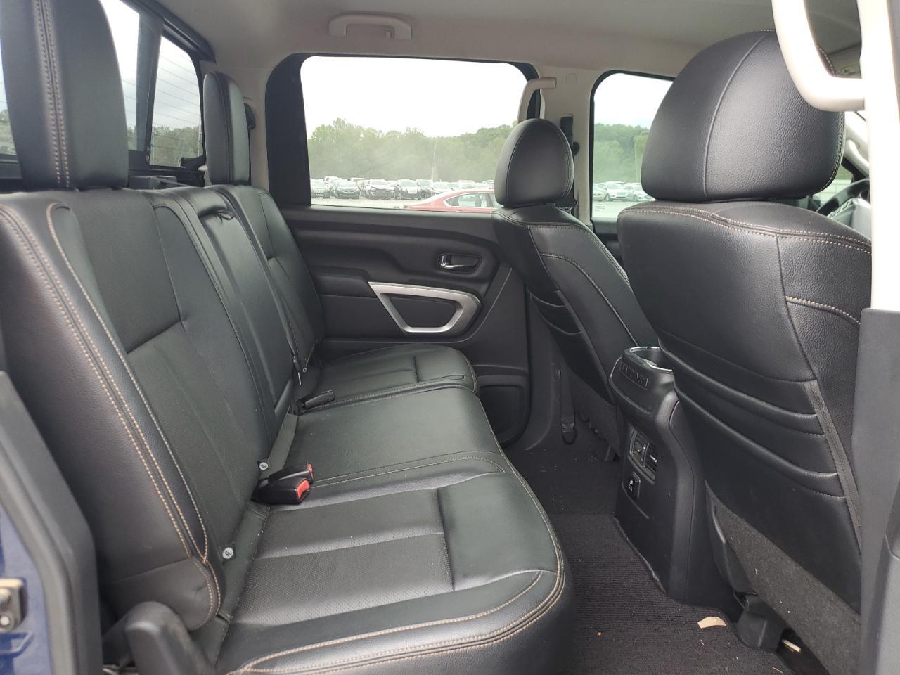2017 NISSAN Titan