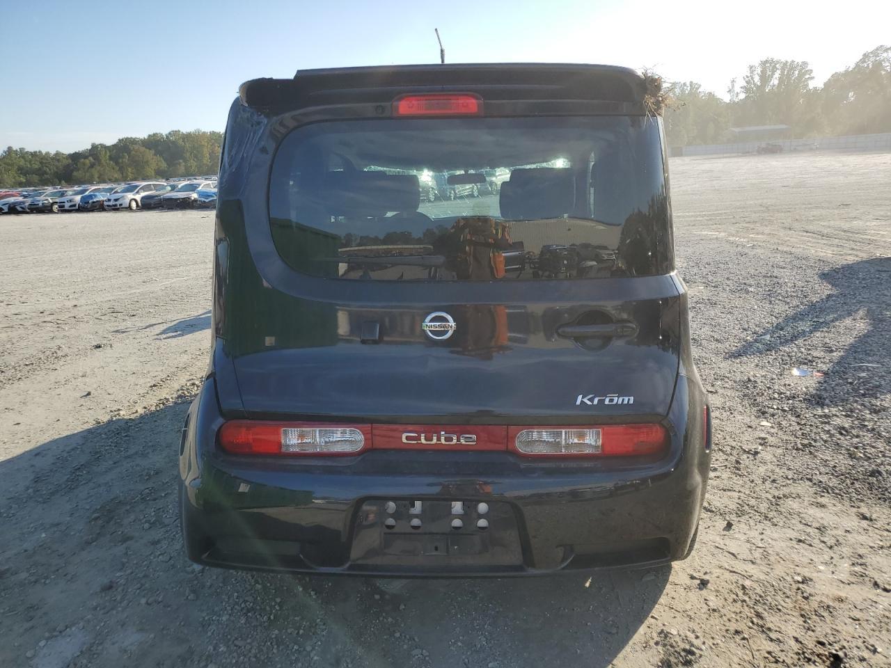 2011 NISSAN CUBE