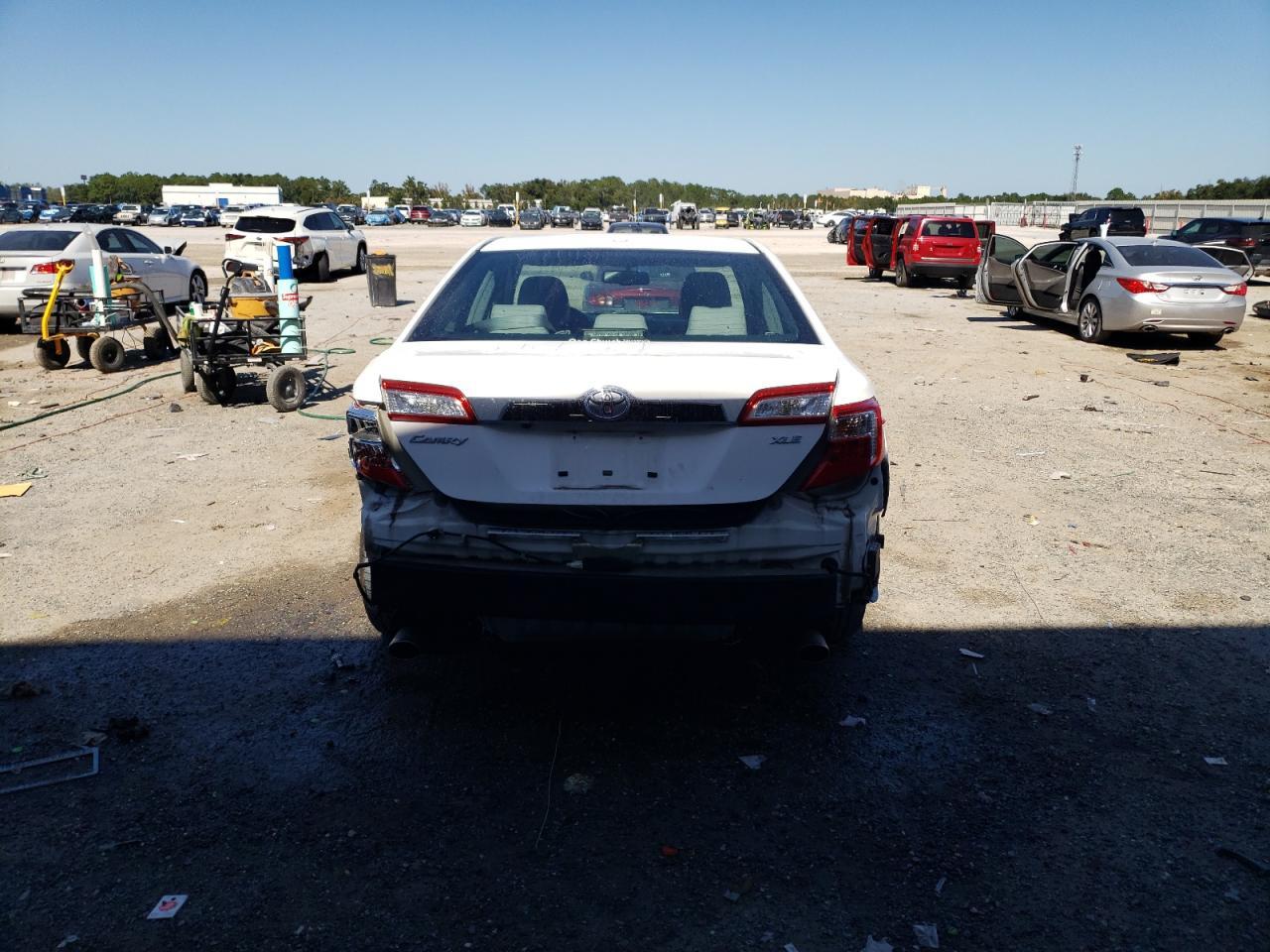 2014 TOYOTA CAMRY