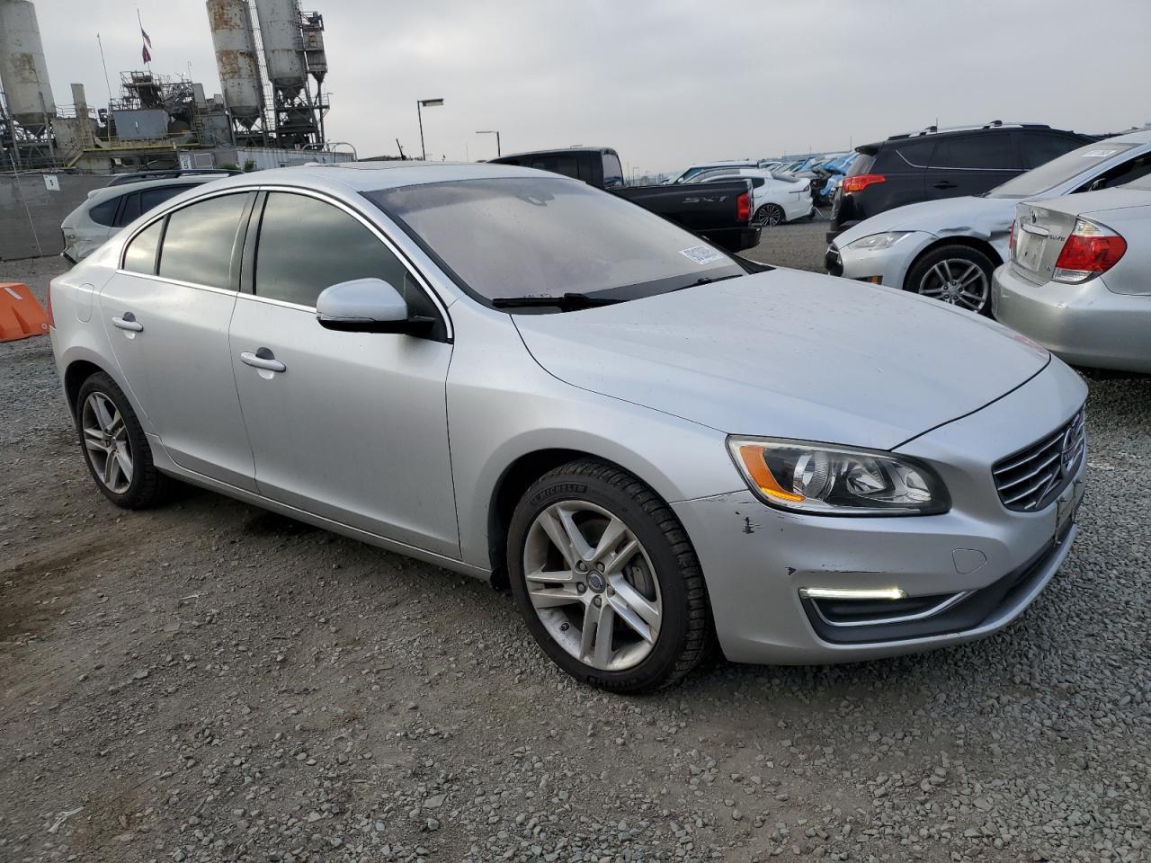 2014 VOLVO S60