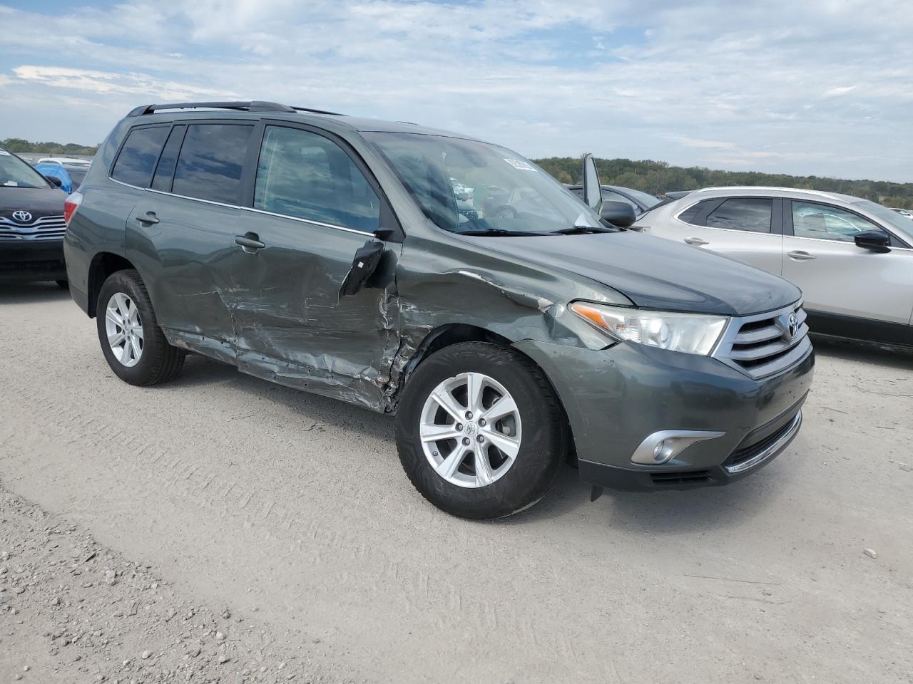 2013 TOYOTA HIGHLANDER