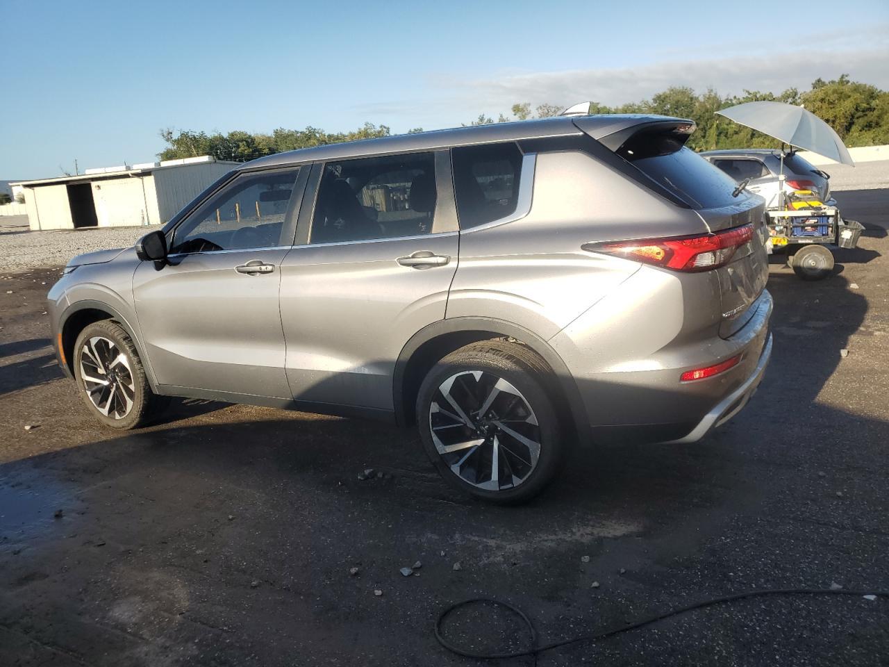 2022 MITSUBISHI outlander