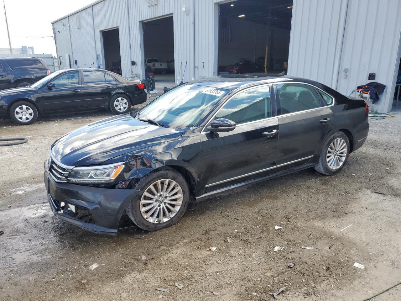 2016 VOLKSWAGEN Passat