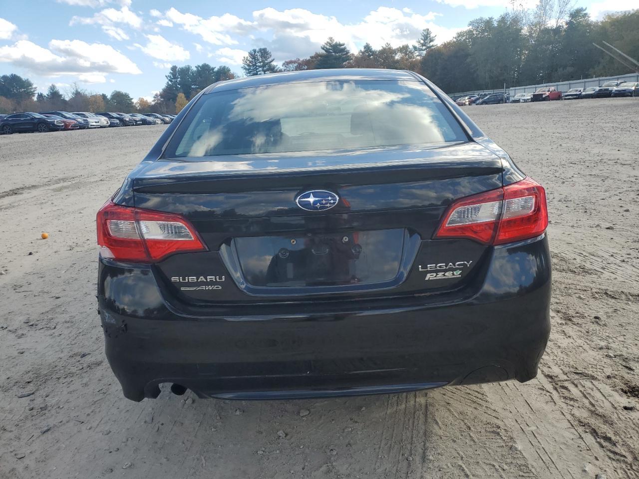 2017 SUBARU Legacy
