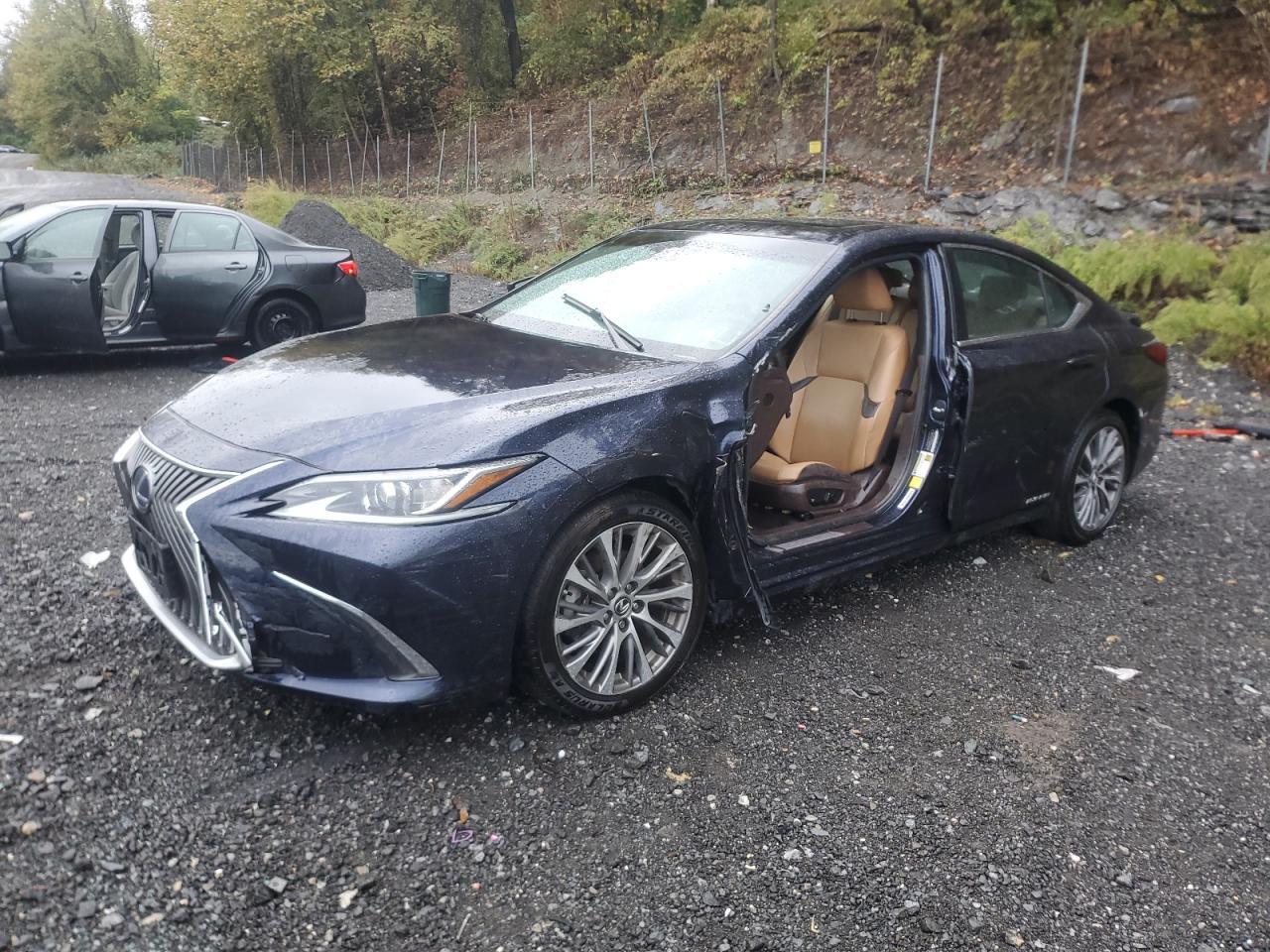 2021 LEXUS Es