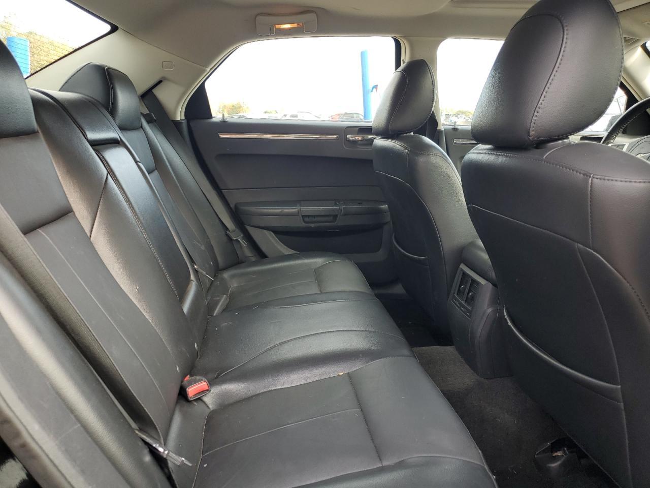 2010 CHRYSLER 300