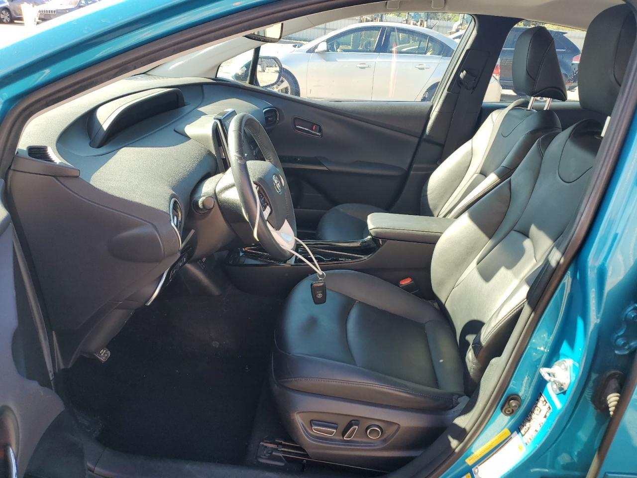 2017 TOYOTA Prius Prime