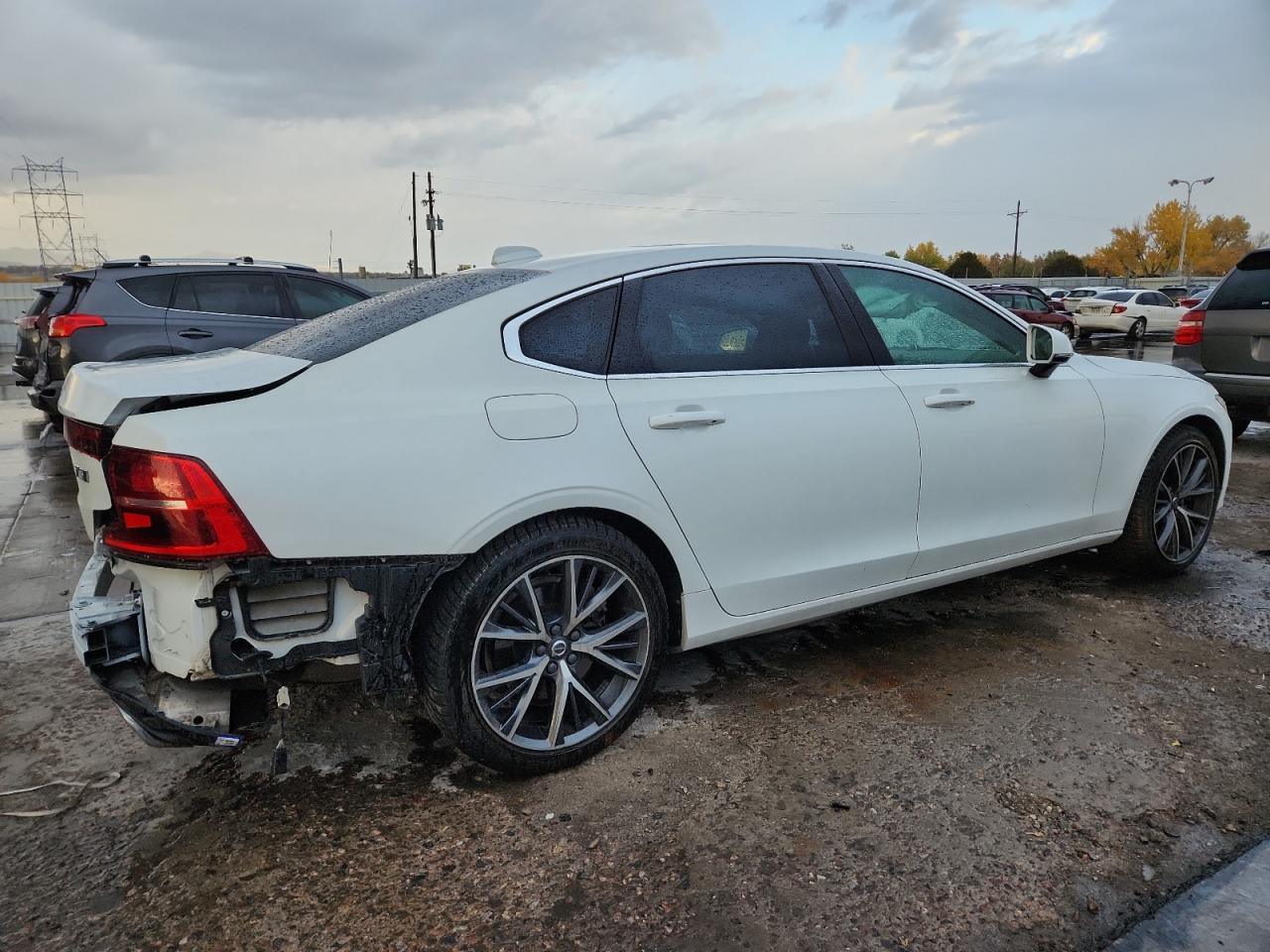 2018 VOLVO S90