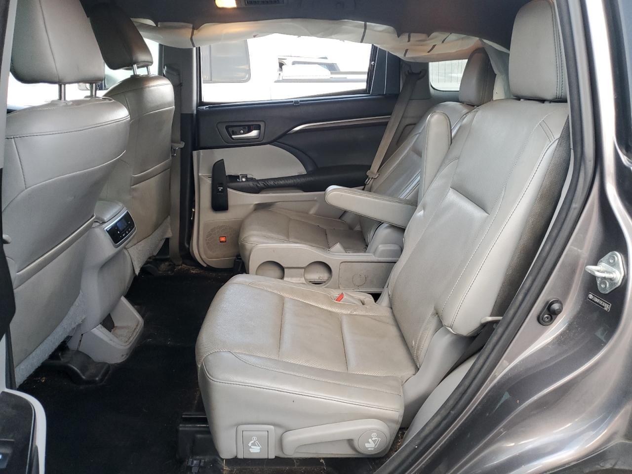 2014 TOYOTA HIGHLANDER