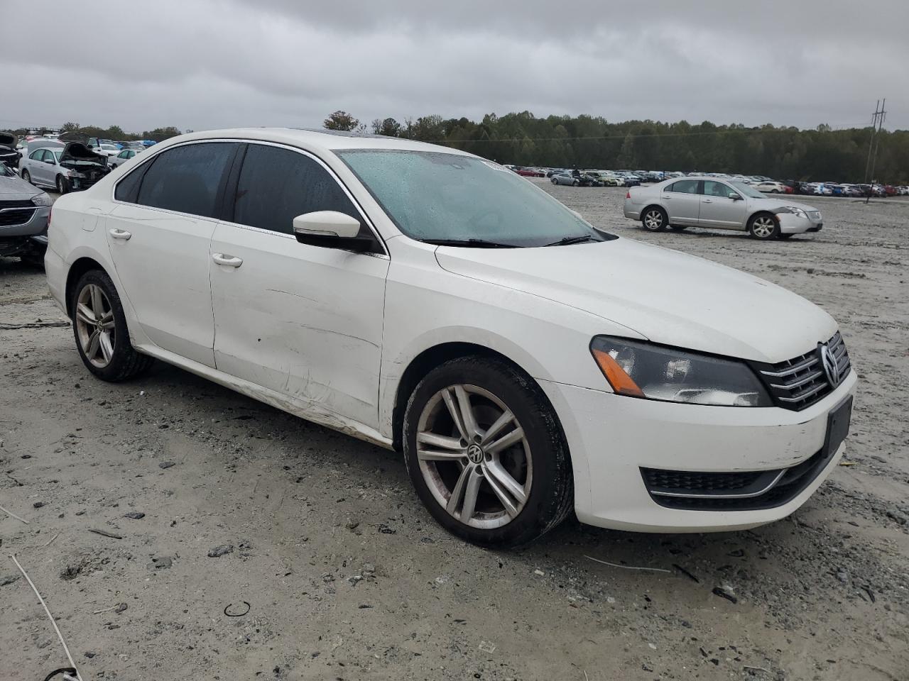 2014 VOLKSWAGEN Passat